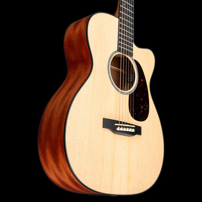 Martin 000C Jr E Natural Angle Up