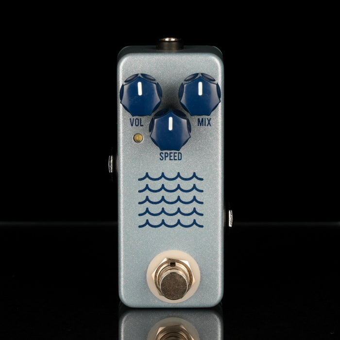 Used JHS Tidewater Tremolo Guitar Pedal with Box - 2