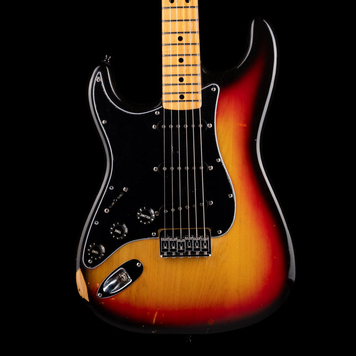 Pre Owned 1977 Fender Stratocaster Left-Handed Hardtail 3-Tone Sunburst With OHSC