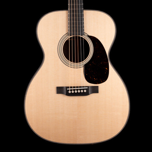 Martin Custom Shop 000-28 Bastogne Walnut With Case