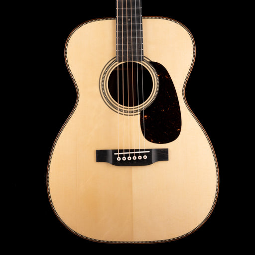 Martin Custom Shop 00-28 Deep Body Wild Grain East Indian Rosewood and Italian Alpine Spruce With Case