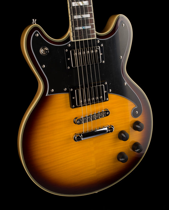 Pre Owned D'Angelico Deluxe Brighton Sunburst With OHSC
