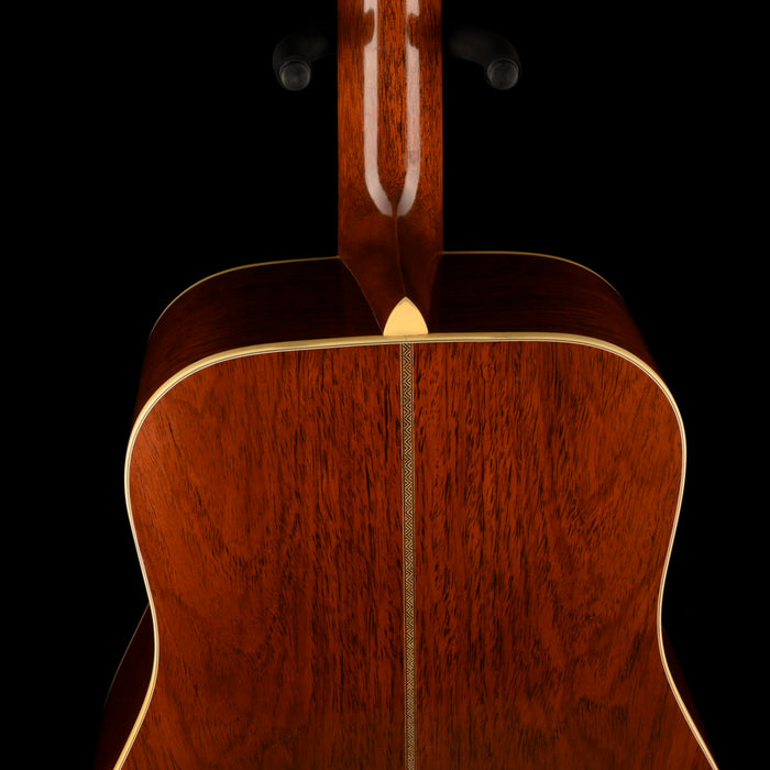 Martin D-28 Authentic 1937 Aged Natural with Case