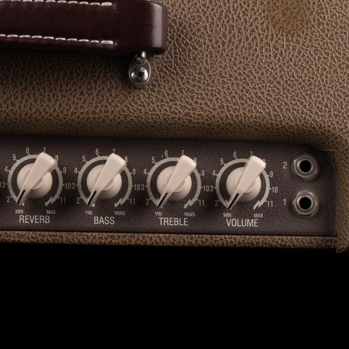 Pre-Owned Victoria Victoriette 112 Brown Guitar Amp Combo with Cover and Footswitch