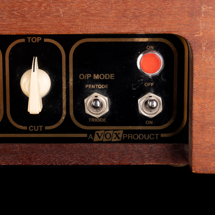 Pre-Owned Vox Limited Edition AC15H1TVL 50th AnnPre-Owned Vox Limited Edition AC15H1TVL 50th Anniversary 1957-2007 Mahogany Guitar Amp Comboiversary 1957-2007 Mahogany Guitar Amp Combo