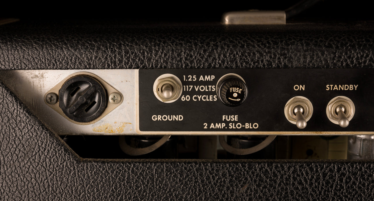 Pre Owned 1969 Fender Vibrolux Reverb “Drip Ring”  2-Channel 40-Watt 2x10" Guitar Amp Combo