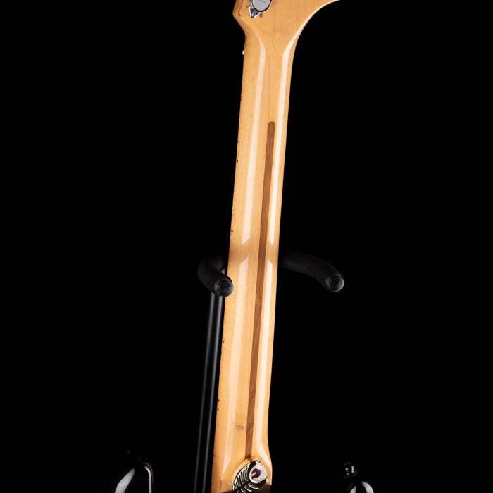 Pre Owned 1977 Fender Stratocaster Left-Handed Hardtail 3-Tone Sunburst With OHSC