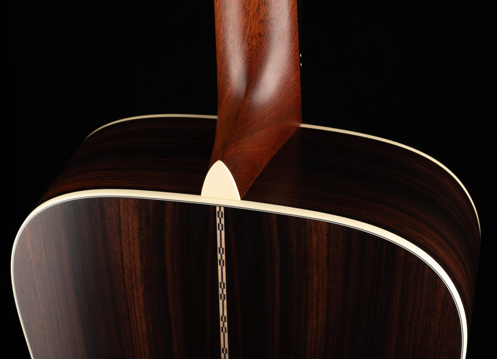 Martin D-28 Satin Amberburst with Case