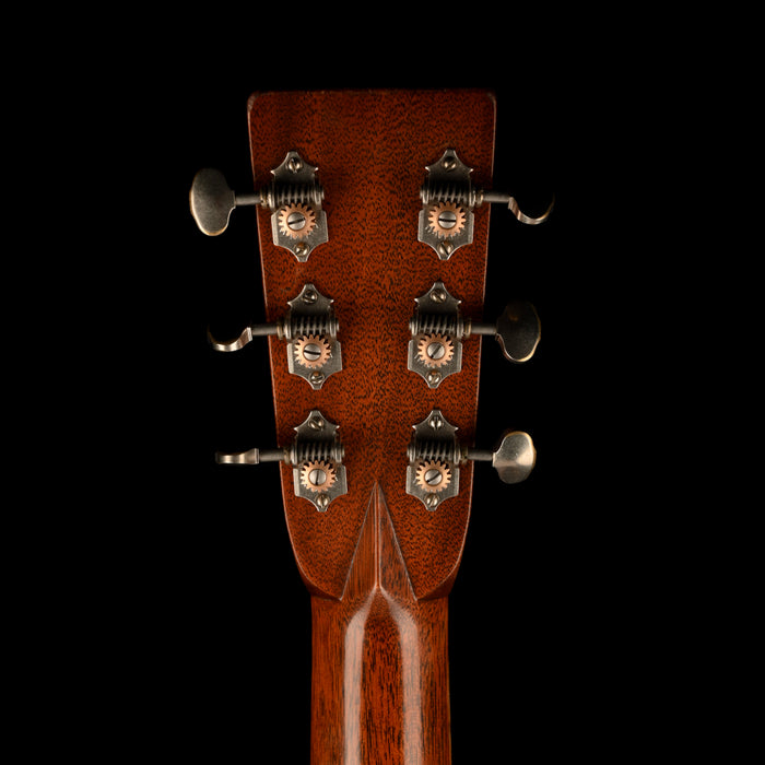 Martin D-28 Authentic 1937 Aged Natural with Case