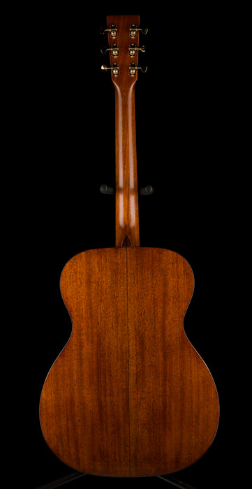 Martin 000-18 Modern Deluxe Acoustic Guitar With Case