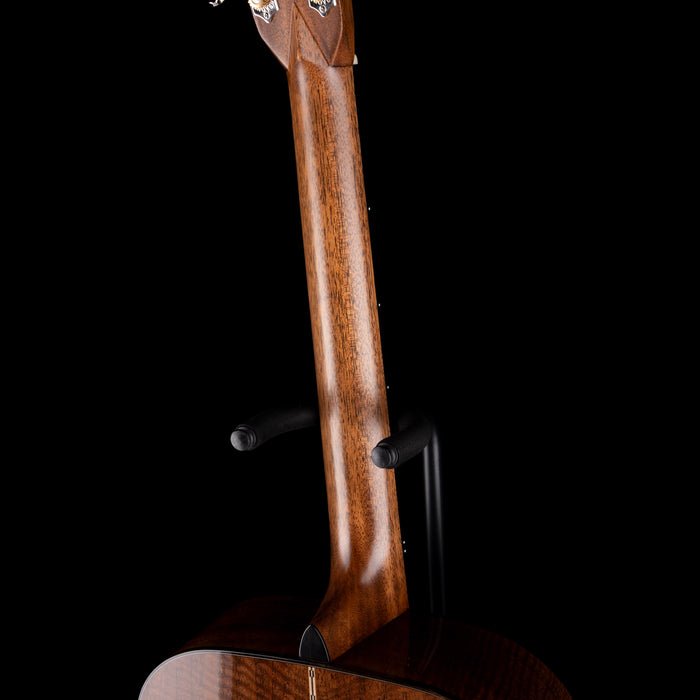 Martin Custom Shop 000-28 Bastogne Walnut With Case