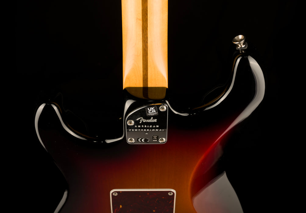 Used Fender American Professional II Stratocaster Rosewood Fingerboard 3-Color Sunburst