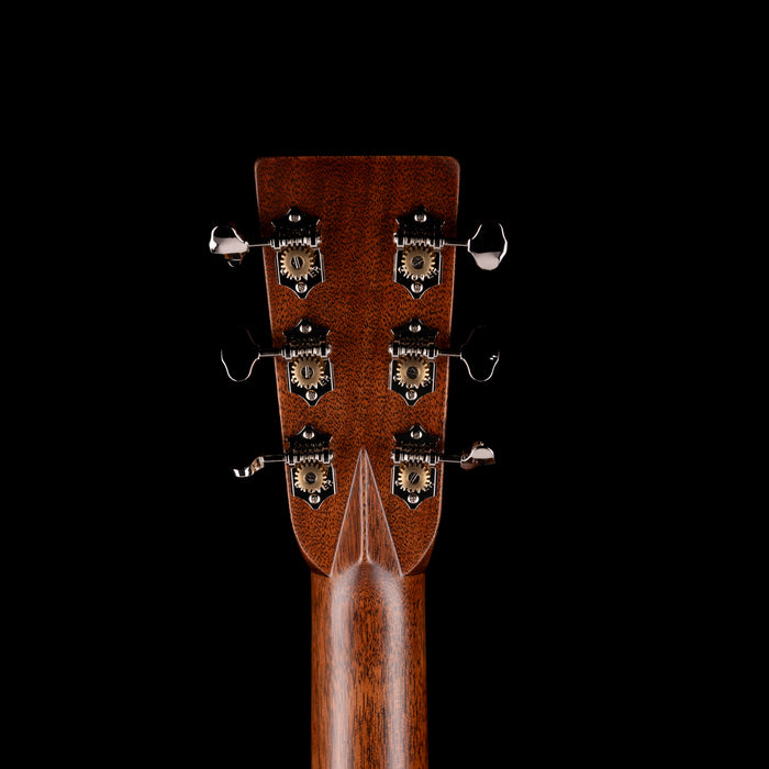 Martin Custom Shop 000-18 Exceptional Broad Figured Koa Natural With Case