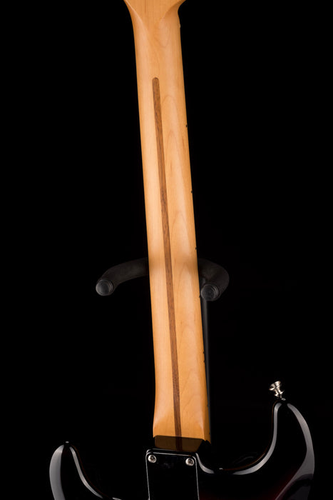 Fender Vintera 50's Modified Strat 2-Tone Sunburst With Gig Bag