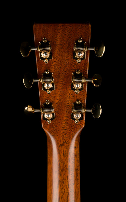 Martin 000-18 Modern Deluxe Acoustic Guitar With Case