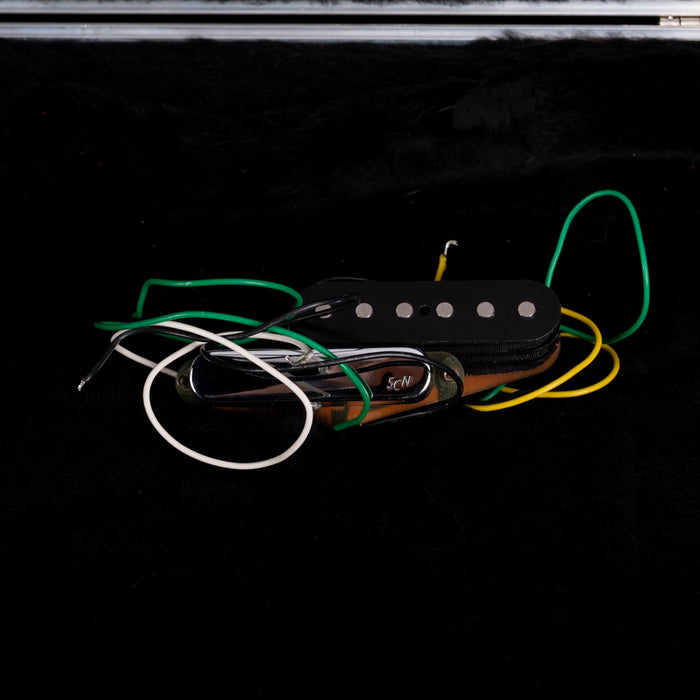 Pre Owned 2009 Fender American Deluxe Telecaster Montego Black With OHSC