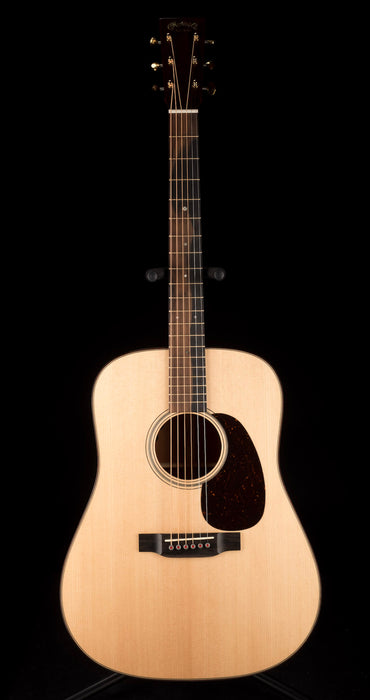 Used Martin D-18E Modern Deluxe Natural with OHSC