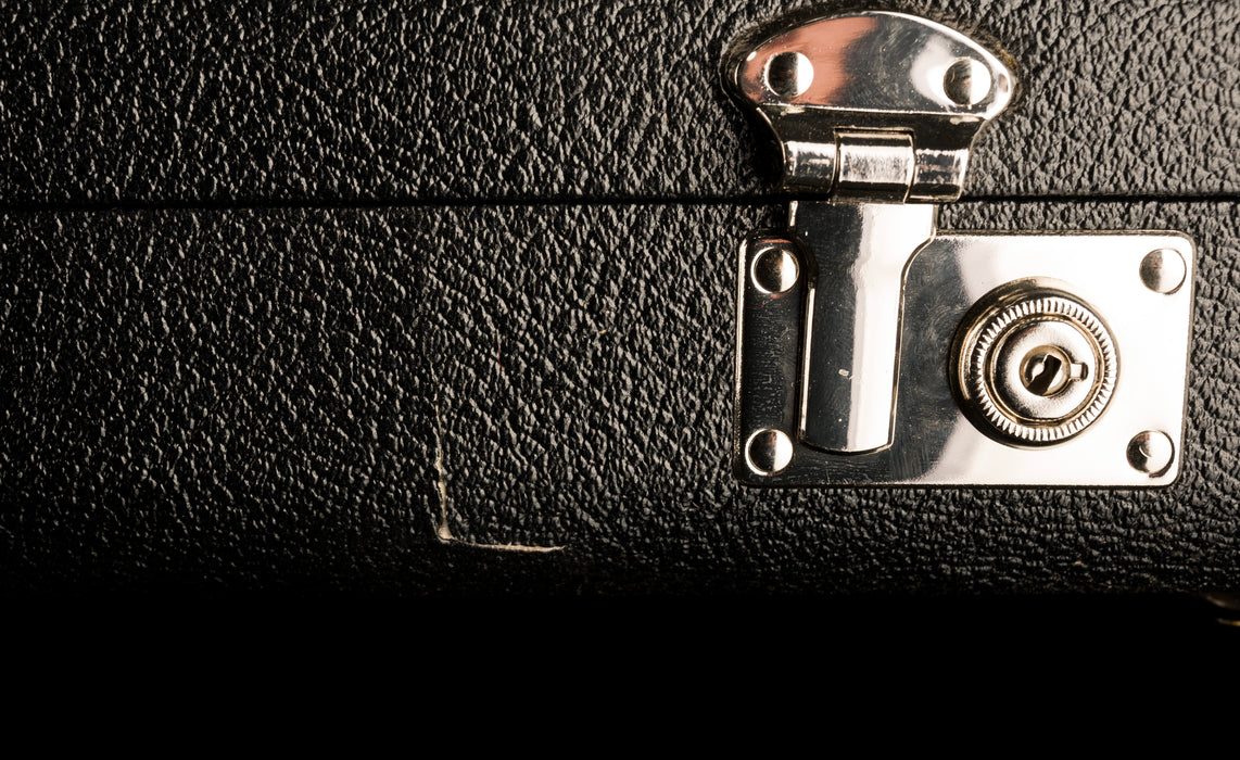 Used Fender Custom Shop G&G Bass Case Black with Peach Interior