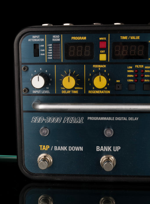 Used Korg SDD-3000 Programmable Digital Delay Pedal with Box