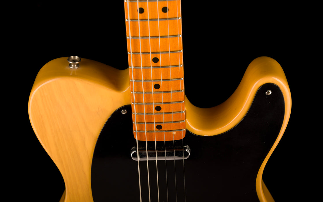 Pre Owned 1999 Fender American Vintage 1952 Reissue Telecaster Butterscotch Blonde with Case