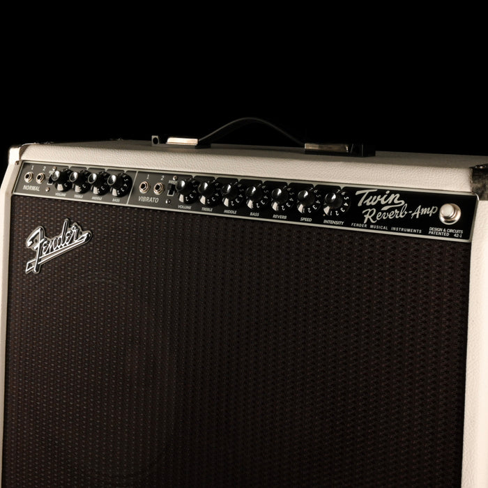 Pre Owned Fender Limited Edition Hot White Bronco '65 Twin Reverb Reissue Guitar Amp Combo with Footswitch and Cover