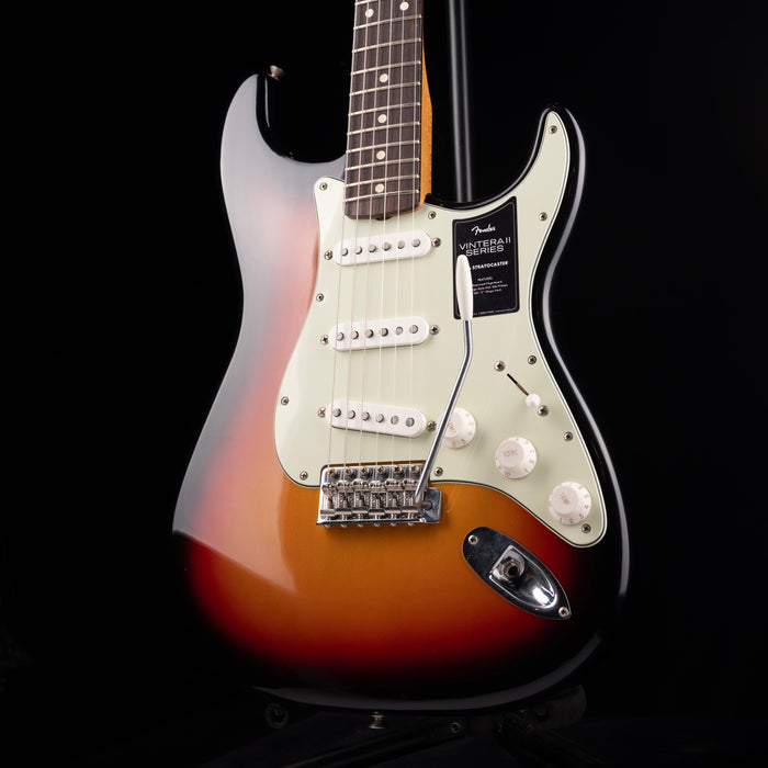 Fender Dealer Exclusive Vintera Road Worn '60s Stratocaster 3-Color Sunburst with Case