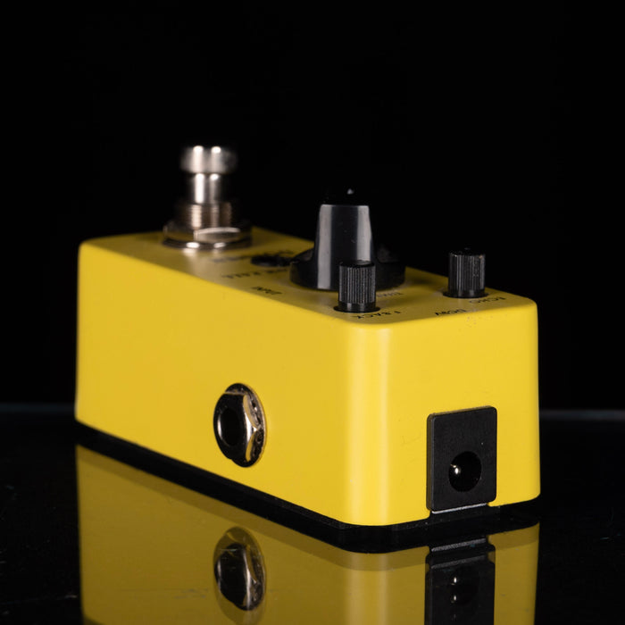 Used Donner Yellow Fall Analog Delay