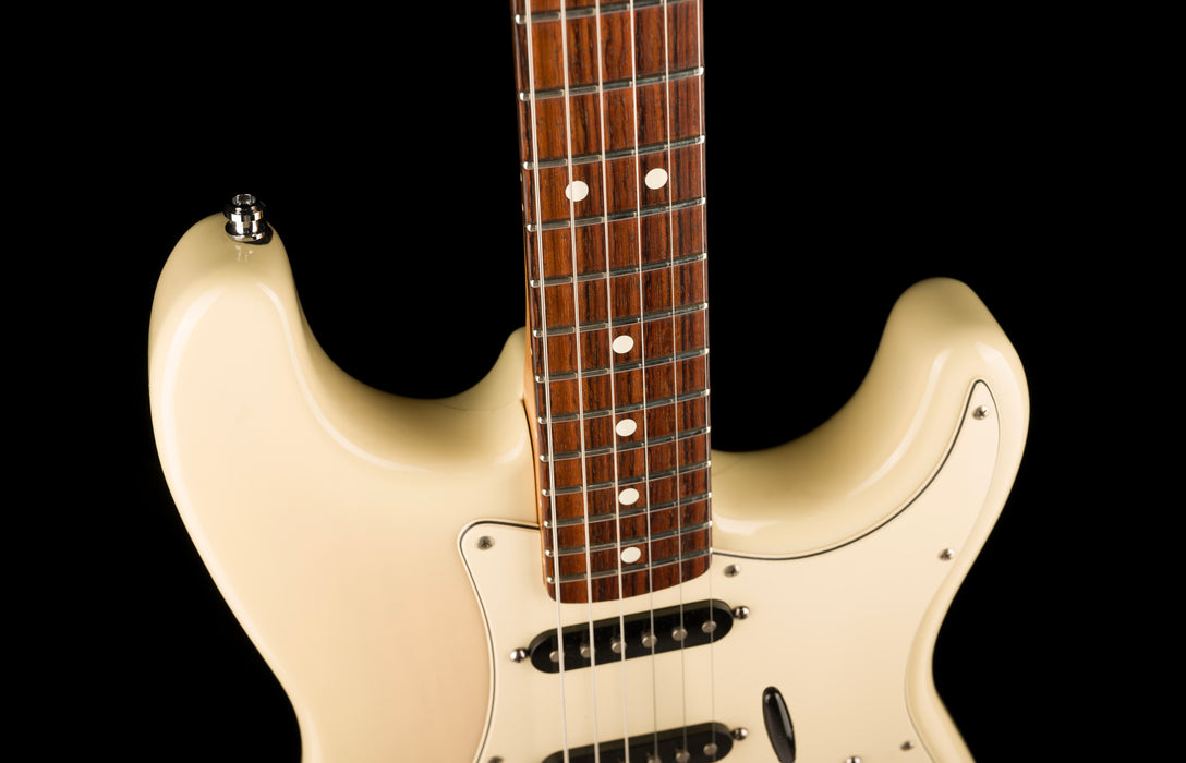 Pre Owned 1995 Fender Stratocaster Special HSS White Blonde With Flight Case