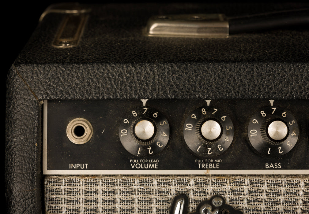 Pre Owned 1995 Fender Super Champ Black Guitar Amp Combo