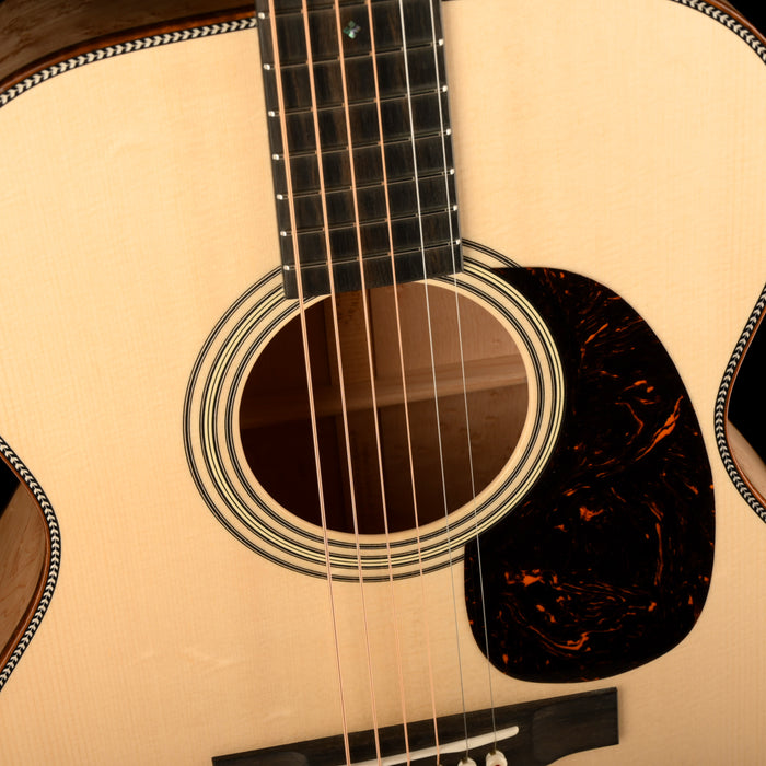 Martin Custom Shop 000-28 Birdseye Maple Acoustic Guitar