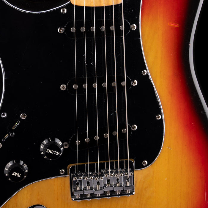 Pre Owned 1977 Fender Stratocaster Left-Handed Hardtail 3-Tone Sunburst With OHSC
