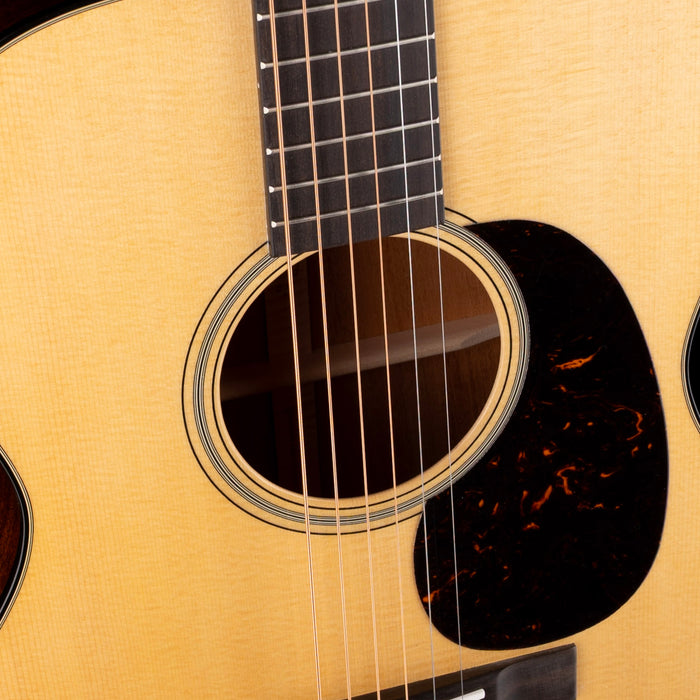 Martin 000-18 Standard (2025) Natural Acoustic Guitar with Case