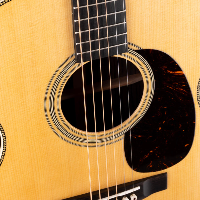 Martin 000-28 Standard (2025) Natural Acoustic Guitar with Case