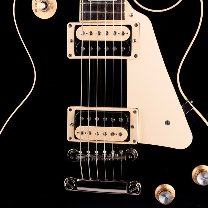 Pre-Owned 2022 Gibson Les Paul Classic - Ebony With OHSC