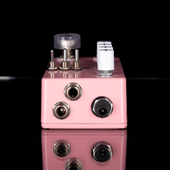 Used Montreal Assembly Count to 5 Delay Pedal Pink with Box
