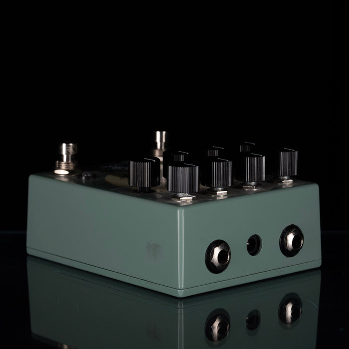 Used Walrus Audio Lore Reverse Soundscape Generator Reverb/Delay/Octave Pedal