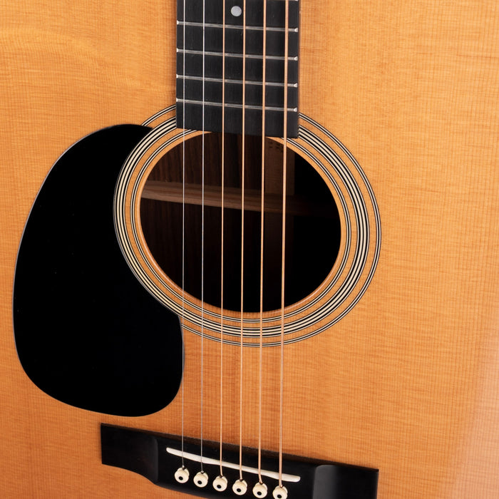 Pre-Owned 2009 Martin D-28 Left-Handed Natural Acoustic Guitar With OHSC