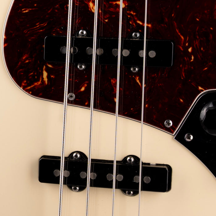 Pre-Owned 2012 Fender American Standard Jazz Bass MN - Olympic White With Gig Bag