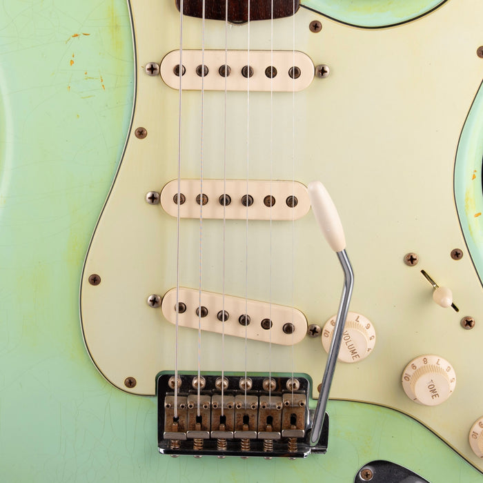 Pre-Owned 2009 Fender Custom Shop Stratocaster Relic Surf Green Green With OHSC