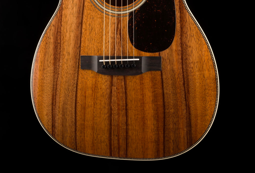 Martin Custom Shop 00 Style 28 All Flamed Koa Natural Acoustic Guitar With Case
