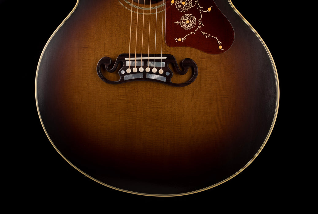 Used Gibson Custom Shop 1957 SJ-200 Vintage Sunburst Closeup Bottom