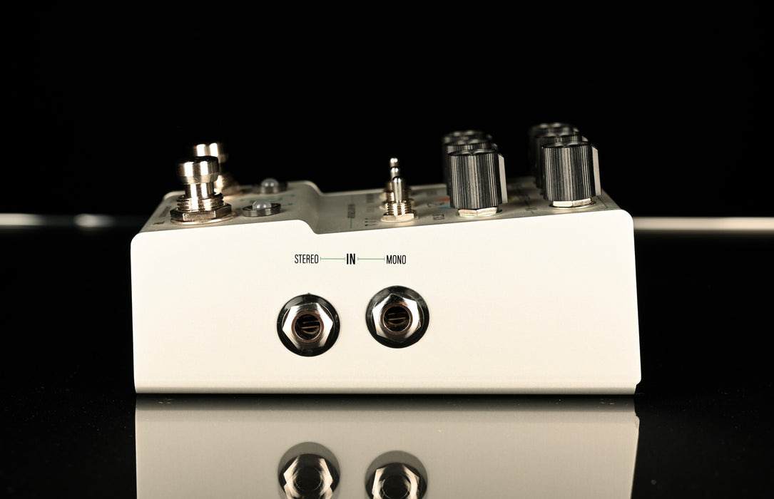 Used Walrus Audio MAKO Series D1 High-Fidelity Delay V2 Guitar Effect Pedal with Box