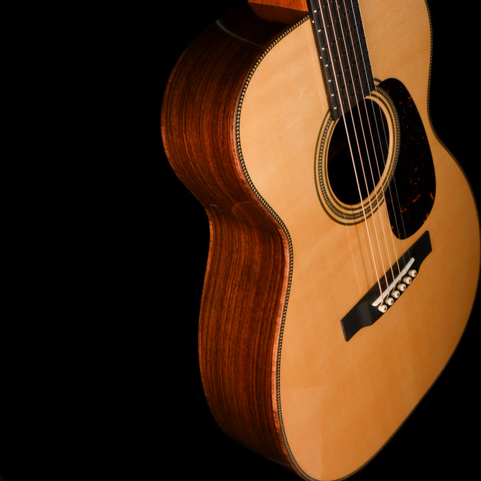 Martin Custom Shop 00-28 Deep Body Wild Grain East Indian Rosewood and Italian Alpine Spruce