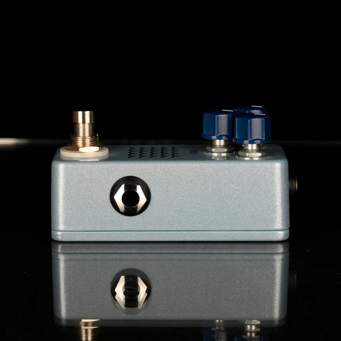 Used JHS Tidewater Tremolo Guitar Pedal with Box - 2