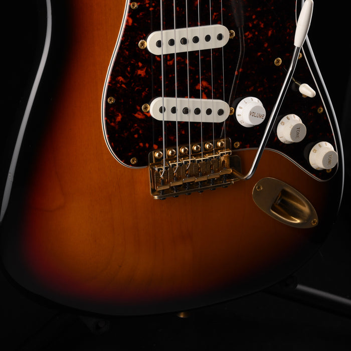 Pre Owned 1997 Fender Stratocaster Collector's Edition 3-Tone Sunburst  #1661 of 1997 With OHSC