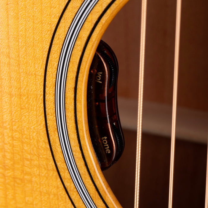 Martin 000E Retro Plus Mahogany Natural Acoustic Guitar with Case