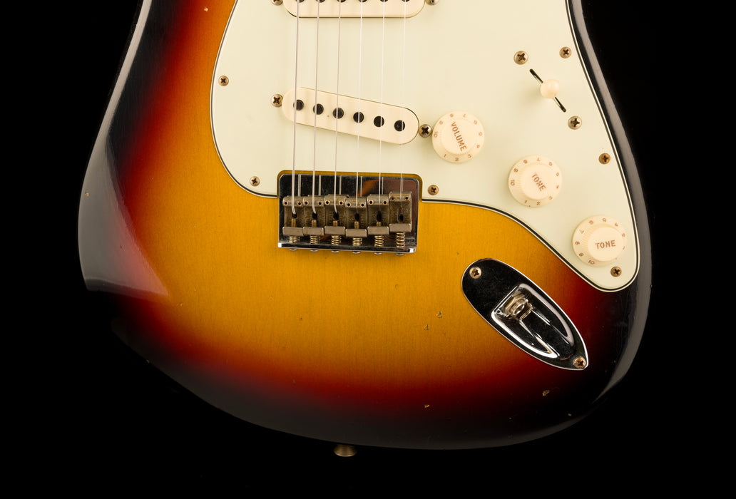 Fender Custom Shop 1961 Stratocaster Hardtail Journeyman Relic 3-Tone Sunburst