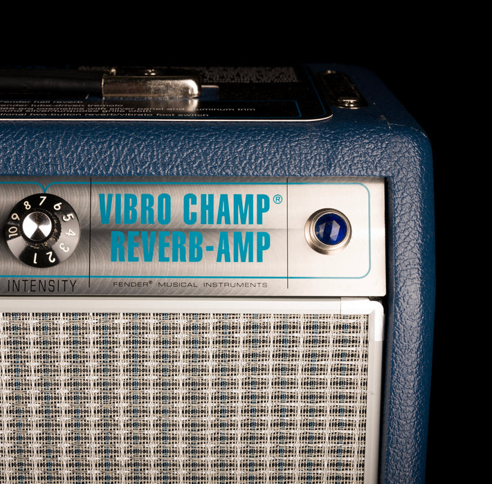 Fender Limited Edition FSR '68 Custom Vibro Champ Navy Guitar Amp Combo