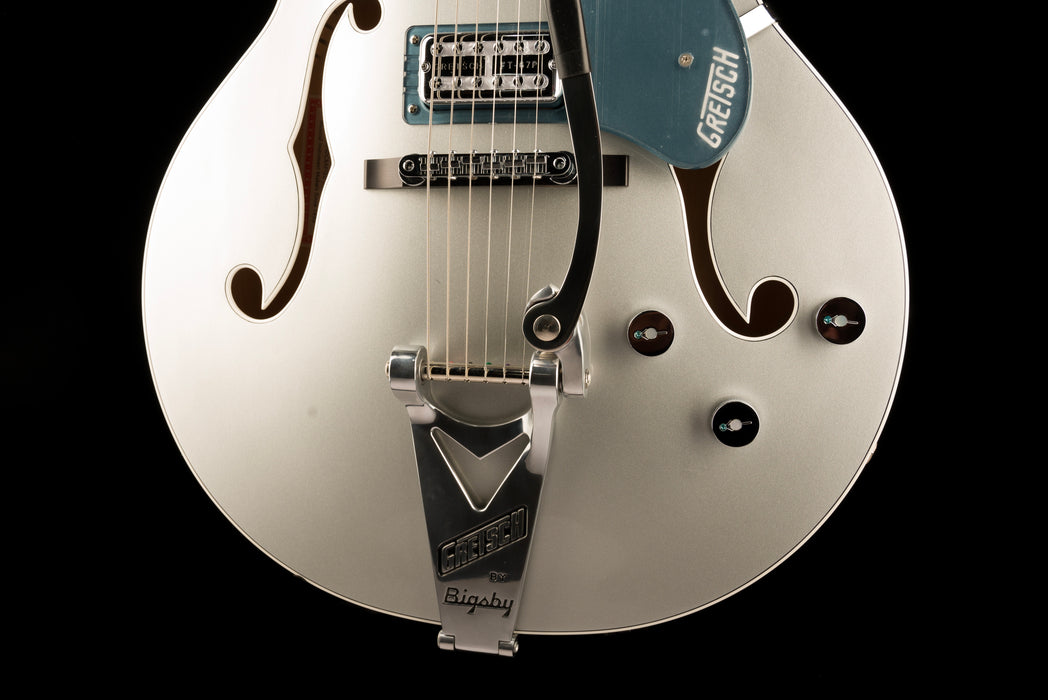 Pre Owned Gretsch G6118T-140 LTD 140th Double Platinum Anniversary Two-Tone Pure Platinum/Stone Platinum With OHSC