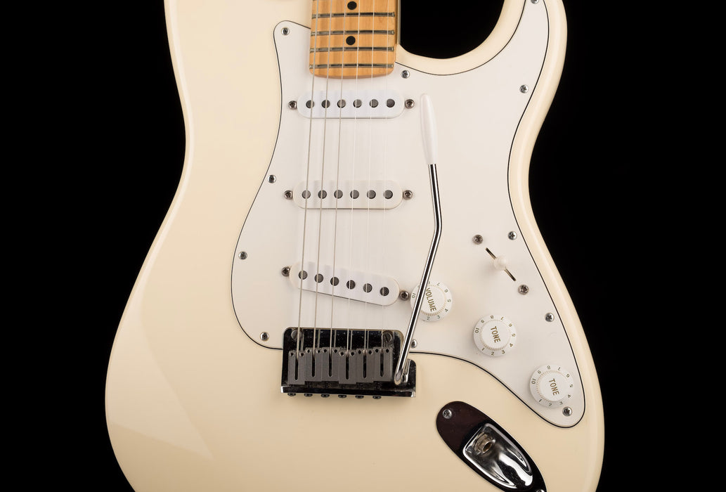Pre Owned 1995 Fender Stratocaster American Standard Vintage White - MN N538957